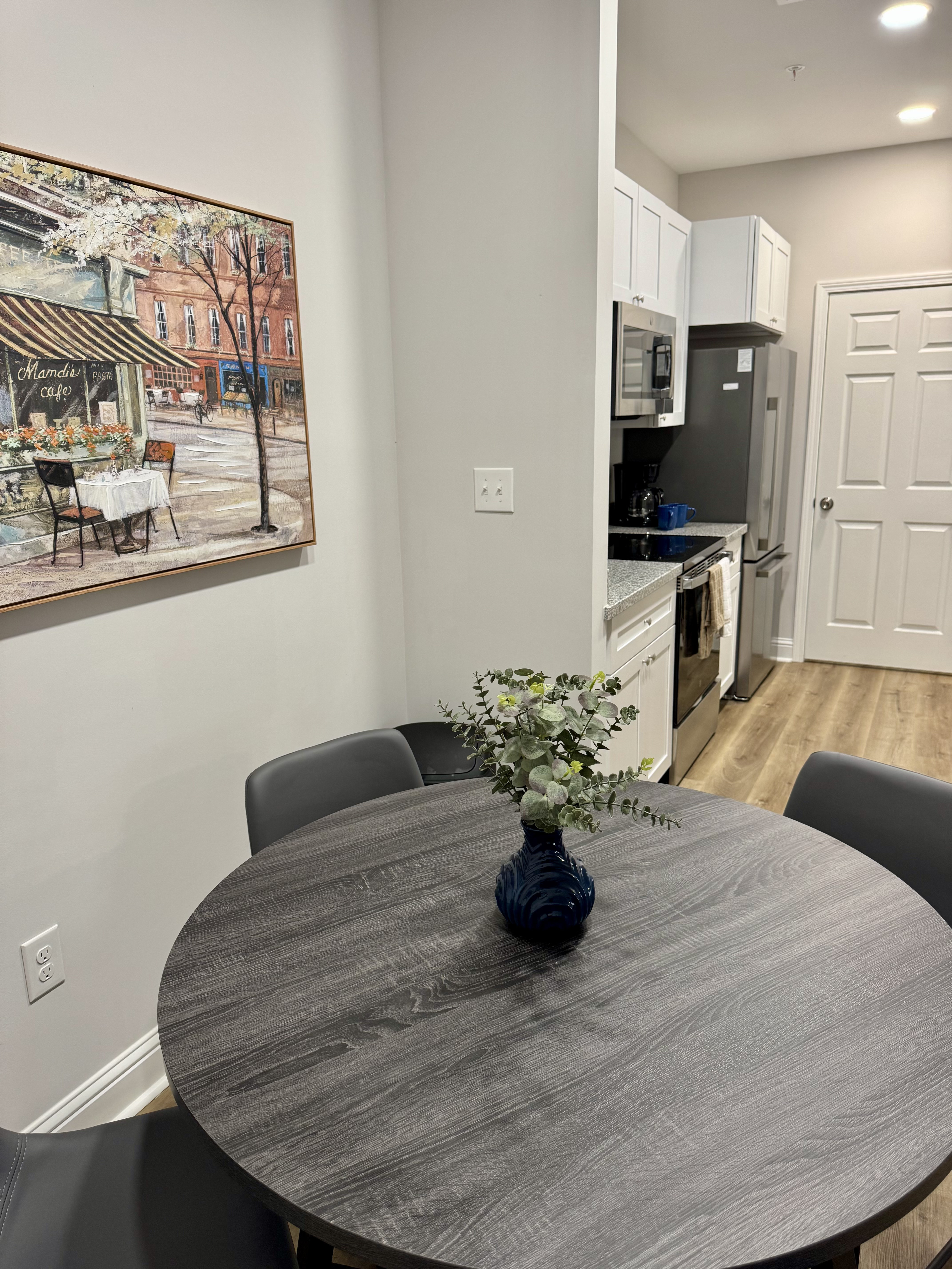 Dining & Kitchen